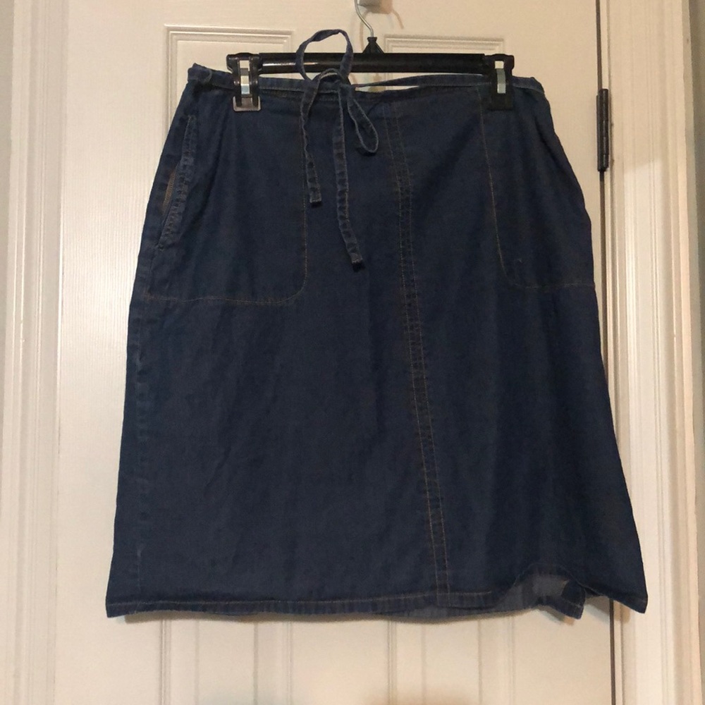 Old Navy size 14 rap jean skirt